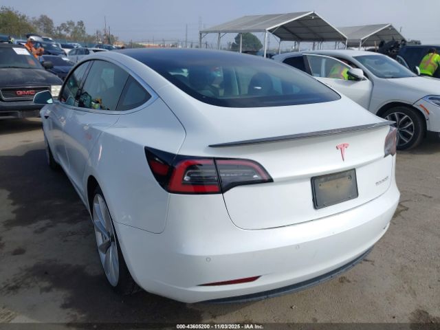2019 TESLA MODEL 3 5YJ3E1EB0KF422014 Photo 2