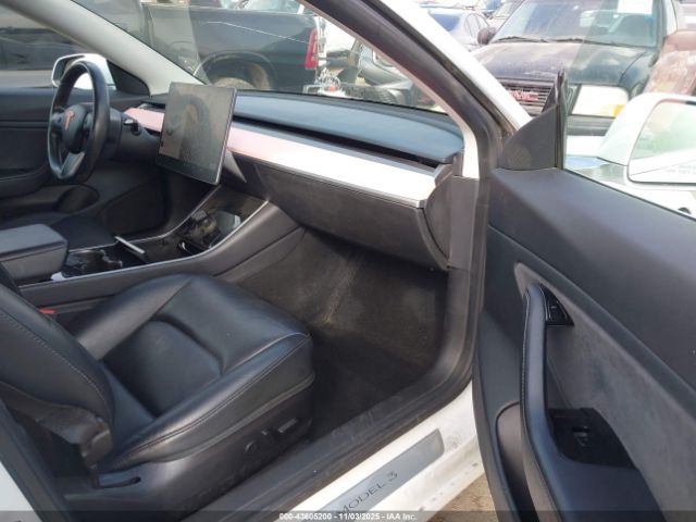 2019 TESLA MODEL 3 5YJ3E1EB0KF422014 Photo 4