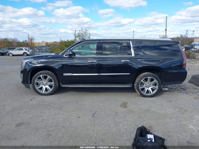 Продажа на аукционе авто 2015 Cadillac Escalade Esv Luxury, vin: 1GYS4SKJ9FR741857, номер лота: 43605388