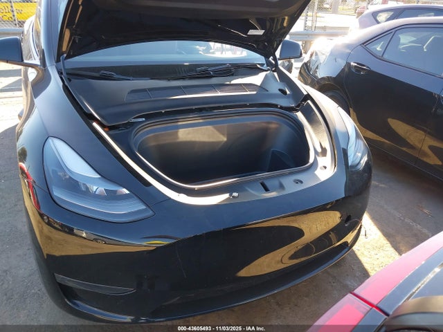 2024 TESLA MODEL Y 7SAYGDEE6RA230442 Photo 9