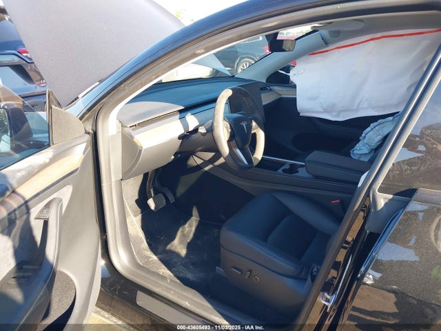 2024 TESLA MODEL Y 7SAYGDEE6RA230442 Photo 4