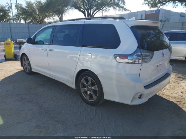 2018 TOYOTA SIENNA 5TDXZ3DC8JS911623 Photo 2