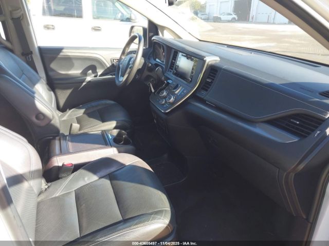 2018 TOYOTA SIENNA 5TDXZ3DC8JS911623 Photo 4