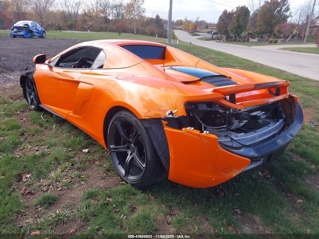 2015 MCLAREN 650S SBM11FAA9FW004945 Photo 2