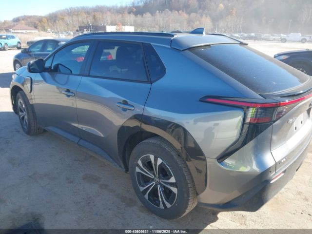 2024 TOYOTA BZ4X JTMABACA5RA090780 Photo 2