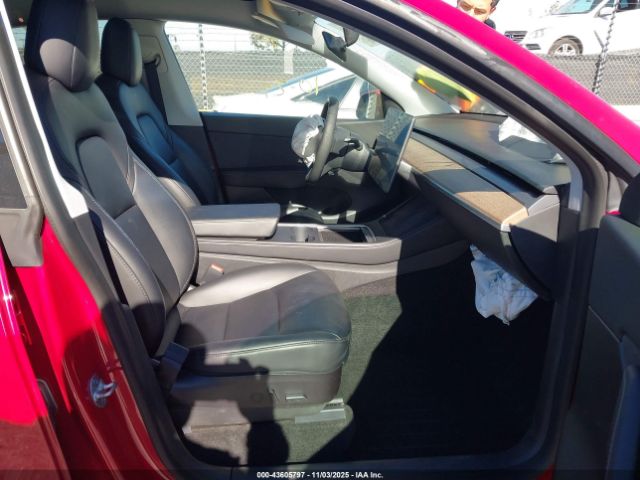 2021 TESLA MODEL Y 5YJYGAEE7MF276241 Photo 4