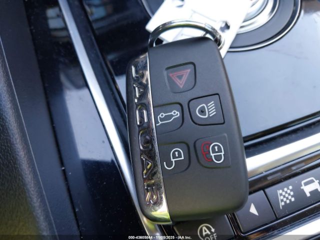 2018 JAGUAR F-PACE SADCJ2GX3JA236229 Photo 10