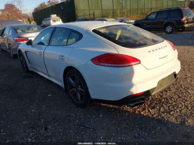 2015 PORSCHE PANAMERA WP0AA2A78FL005625 Photo 2