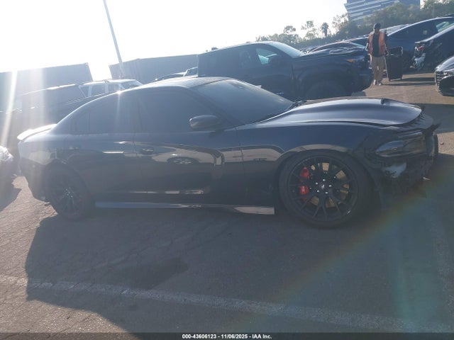 2C3CDXGJ8JH152411 Dodge Charger R/t Scat Pack Rwd