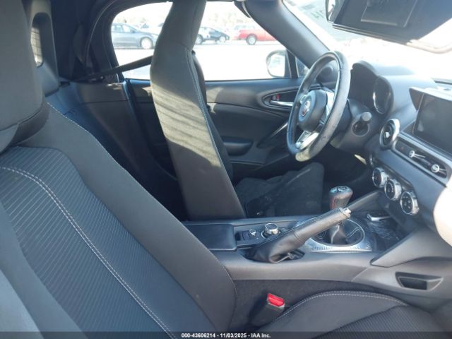 2017 FIAT 124 SPIDER JC1NFAEK3H0126513 Photo 4