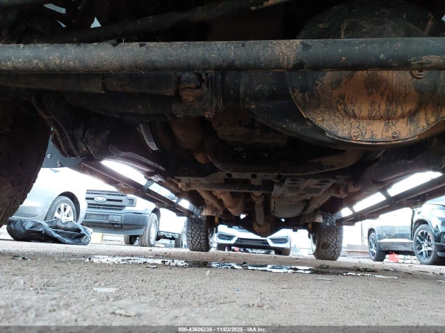 43606238 :رقم المزاد ، 3C6UR5HJ1JG263393 vin ، 2018 Ram 2500 Tradesman  4x4 8' Box مزاد بيع
