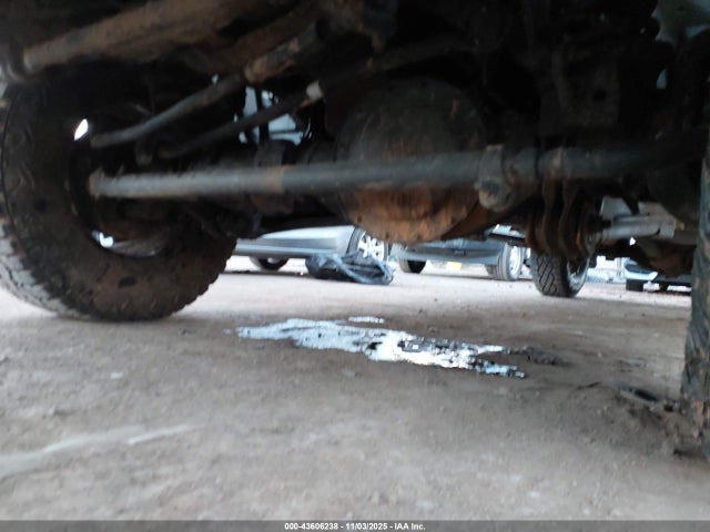 43606238 :رقم المزاد ، 3C6UR5HJ1JG263393 vin ، 2018 Ram 2500 Tradesman  4x4 8' Box مزاد بيع