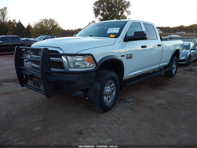 43606238 :رقم المزاد ، 3C6UR5HJ1JG263393 vin ، 2018 Ram 2500 Tradesman  4x4 8' Box مزاد بيع