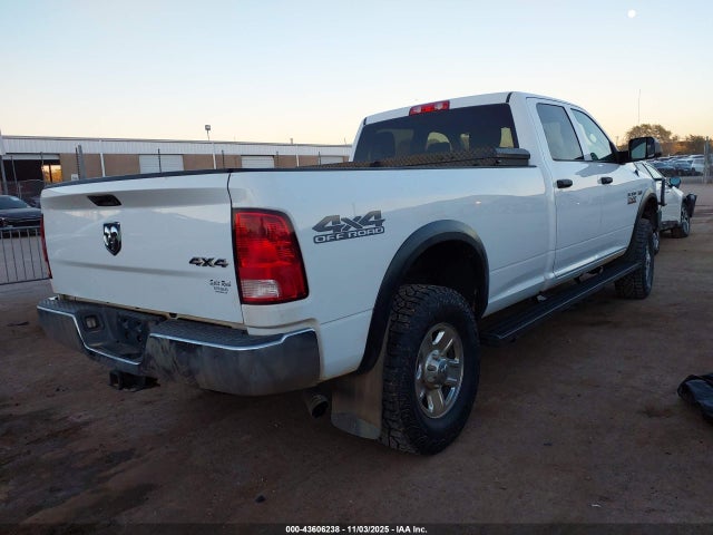 43606238 :رقم المزاد ، 3C6UR5HJ1JG263393 vin ، 2018 Ram 2500 Tradesman  4x4 8' Box مزاد بيع