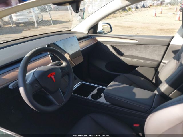 2025 TESLA MODEL Y 7SAYGDEE4SF233722 Photo 4