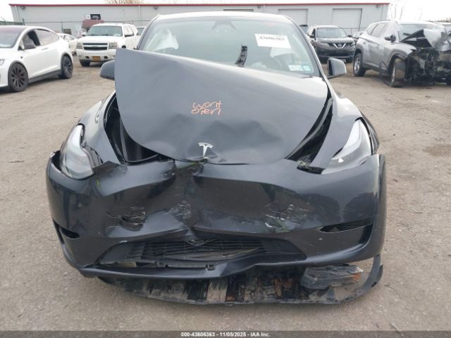 2025 TESLA MODEL Y 7SAYGDEF1SA336487 Photo 9