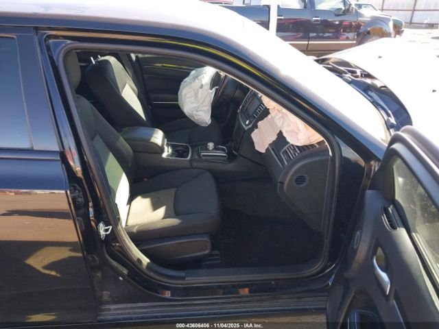 2018 CHRYSLER 300 2C3CCAAG4JH190263 Photo 4