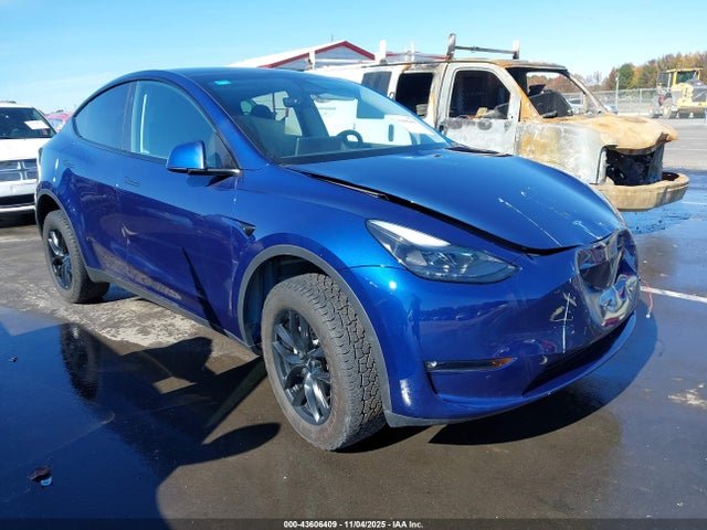 2023 TESLA MODEL Y 7SAYGDEEXPF822927 Photo 0