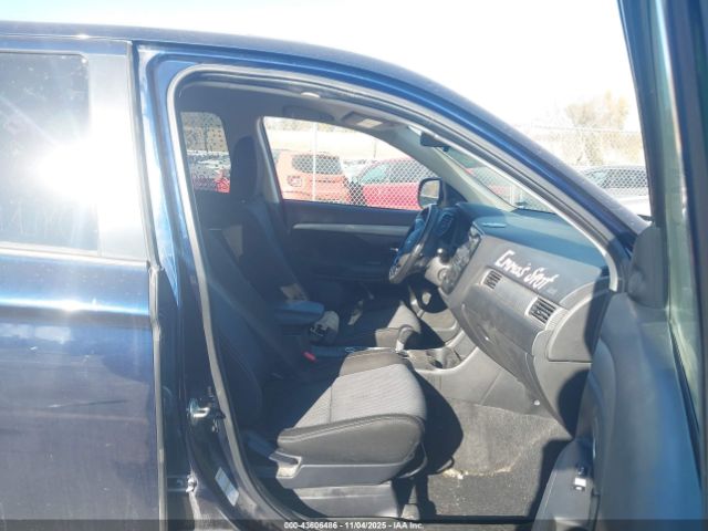 2016 MITSUBISHI OUTLANDER JA4AZ3A33GZ065400 Photo 4