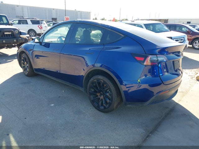 Продаж на аукціоні авто 2023 Tesla Model Y Awd/long Range Dual Motor All-wheel Drive, vin: 7SAYGAEE8PF956530, номер лоту: 43606520