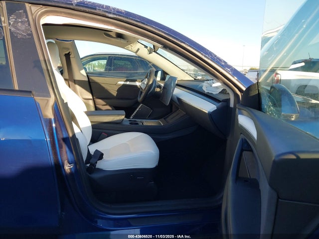 Продаж на аукціоні авто 2023 Tesla Model Y Awd/long Range Dual Motor All-wheel Drive, vin: 7SAYGAEE8PF956530, номер лоту: 43606520