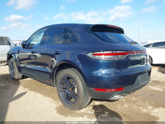 2020 PORSCHE MACAN WP1AA2A58LLB09542 Photo 2