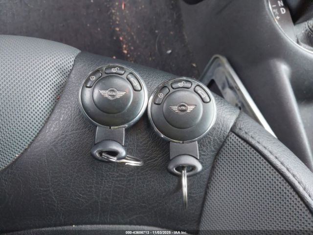 2010 MINI COOPER S WMWMS3C53ATZ84827 Photo 10