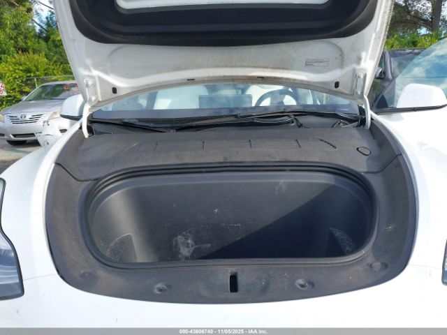 2023 TESLA MODEL Y 7SAYGDEE0PA105157 Photo 9