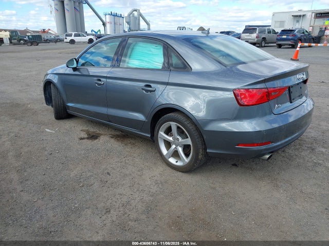 2016 AUDI A3 WAUB8GFF4G1057261 Photo 2