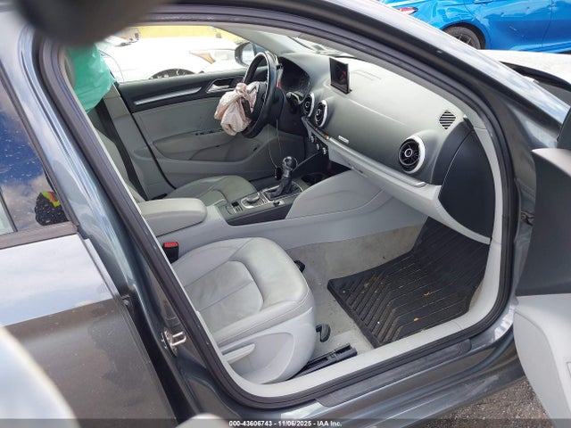 2016 AUDI A3 WAUB8GFF4G1057261 Photo 4