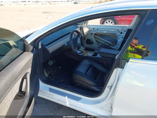 2019 TESLA MODEL 3 5YJ3E1EB9KF442312 Photo 4