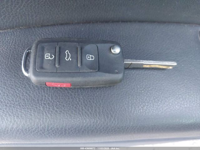 2017 VOLKSWAGEN PASSAT 1VWBT7A3XHC017610 Photo 10