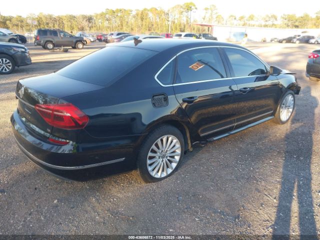 2017 VOLKSWAGEN PASSAT 1VWBT7A3XHC017610 Photo 3