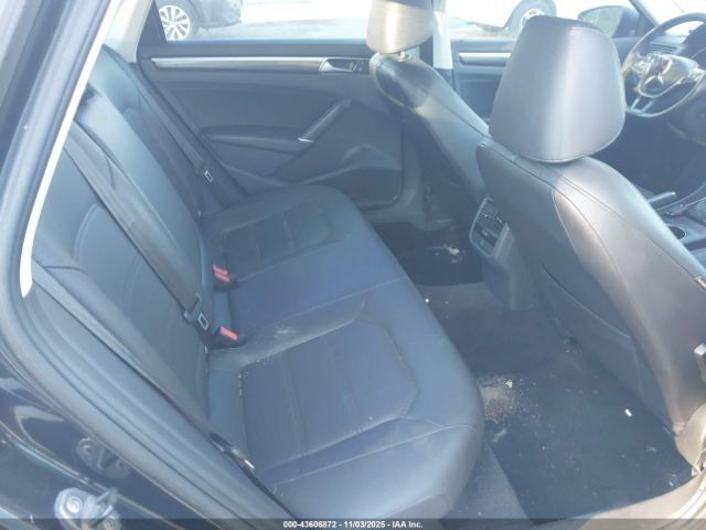 2017 VOLKSWAGEN PASSAT 1VWBT7A3XHC017610 Photo 7