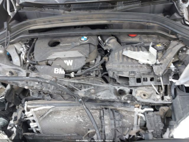 2018 BMW X1 WBXHT3C31J3H30443 Photo 9