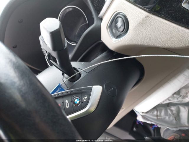 2018 BMW X1 WBXHT3C31J3H30443 Photo 10