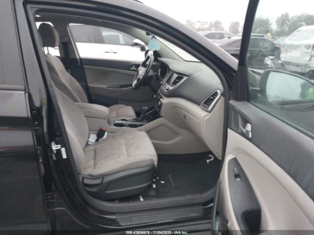 2018 HYUNDAI TUCSON KM8J3CA26JU687343 Photo 4