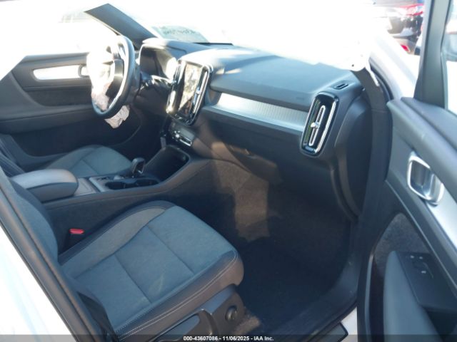 2024 VOLVO XC40 YV4L12UK0R2341561 Photo 4