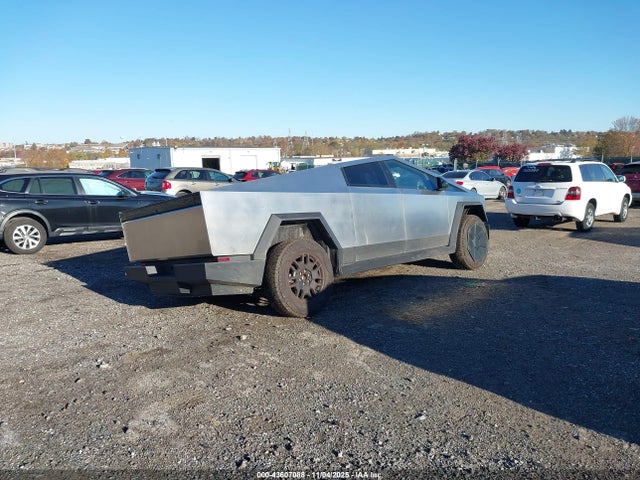 2024 TESLA CYBERTRUCK 7G2CEHED4RA034637 Photo 3