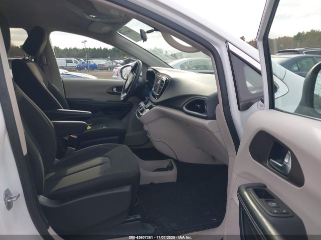 Chrysler Voyager Lx 2022 2C4RC1CG9NR166317 Image 5
