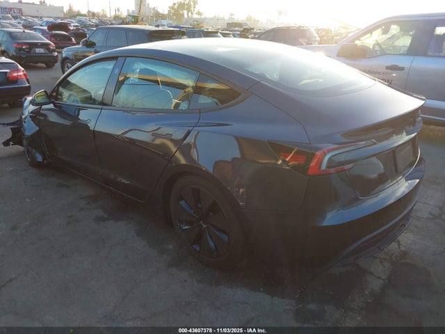 2025 TESLA MODEL 3 5YJ3E1EA2SF902613 Photo 2