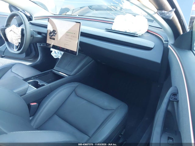 2025 TESLA MODEL 3 5YJ3E1EA2SF902613 Photo 4