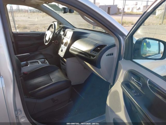 2011 CHRYSLER TOWN & COUNTRY 2A4RR8DG2BR784445 Photo 4