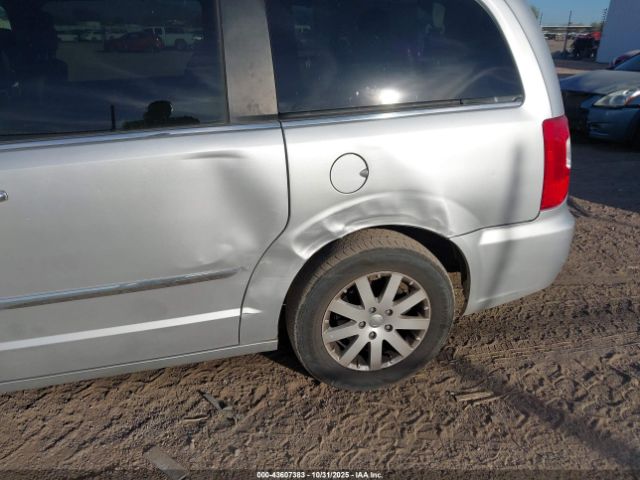 2011 CHRYSLER TOWN & COUNTRY 2A4RR8DG2BR784445 Photo 5