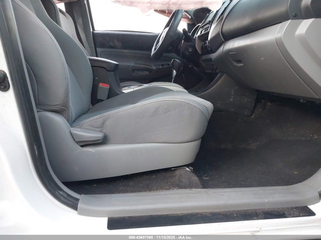 Продажа на аукционе авто 2014 Toyota Tacoma Base V6, vin: 3TMLU4EN7EM137518, номер лота: 43607395