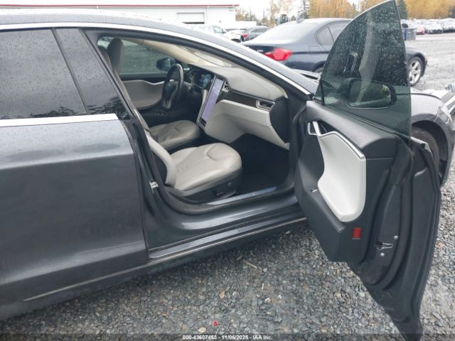 2014 TESLA MODEL S 5YJSA1S1XEFP61063 Photo 4