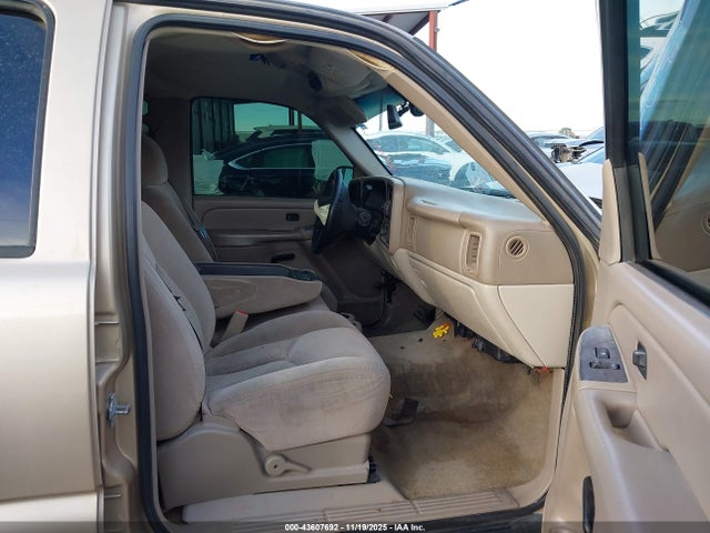 2005 Chevrolet Tahoe Ls მანქანა იყიდება აუქციონზე, vin: 1GNEC13V25R253695, აუქციონის ნომერი: 43607692