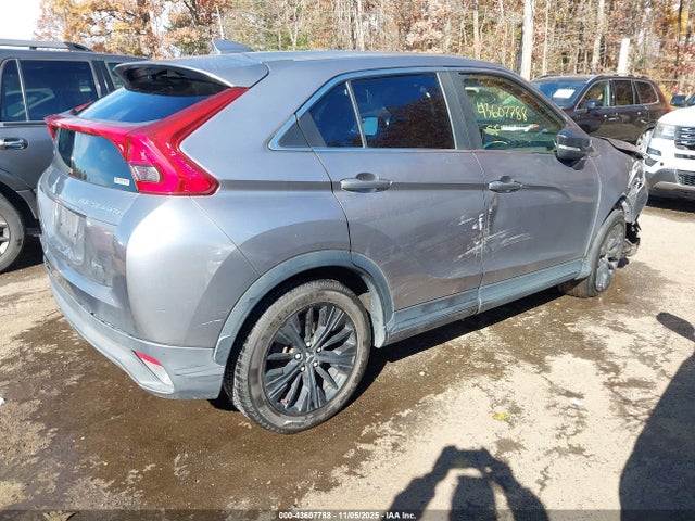 2018 MITSUBISHI ECLIPSE CROSS JA4AT4AAXJZ061874 Photo 3