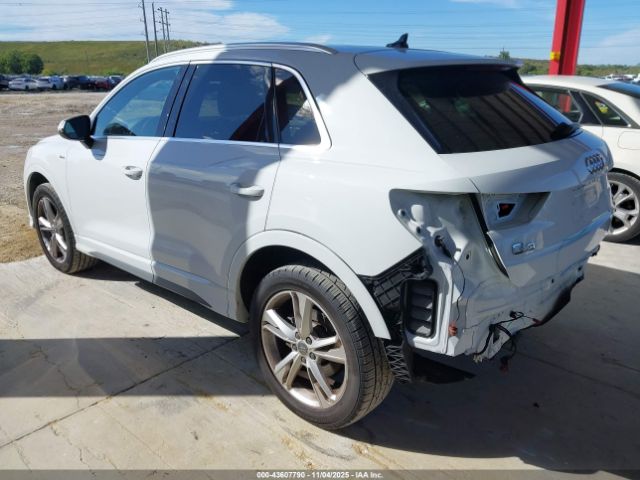 2019 AUDI Q3 WA1EECF34K1085216 Photo 2