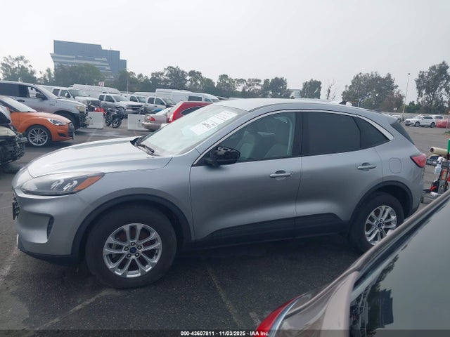 Продажа на аукционе авто 2022 Ford Escape Se, vin: 1FMCU9G69NUA72391, номер лота: 43607811